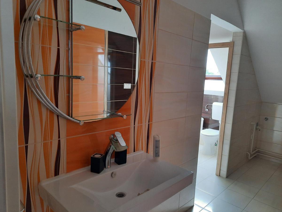 Fitt Apartman Lenti Esterno foto